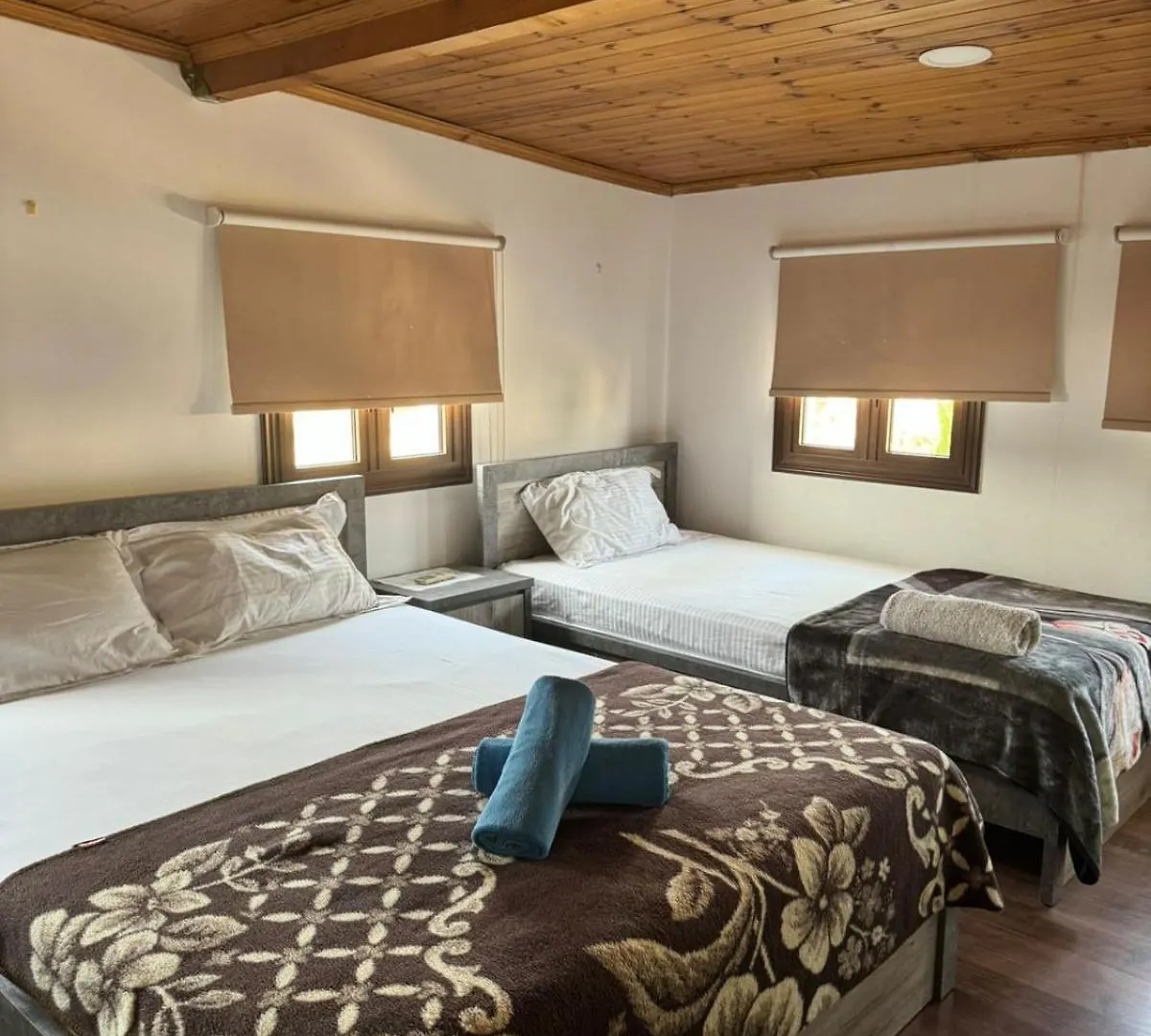 Town Centre Suites Lárnaca 2*,